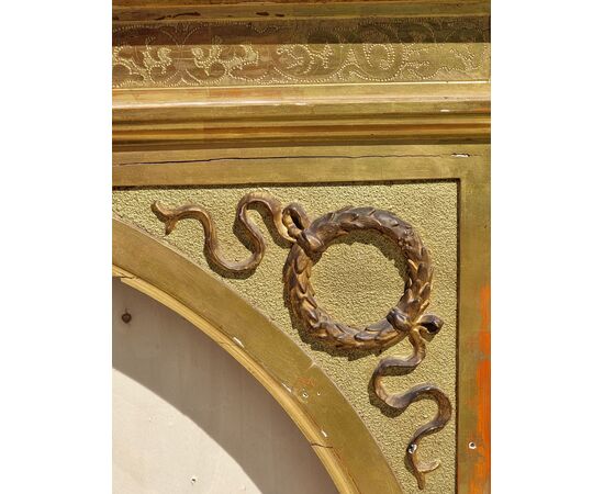 Large gilded decorative frieze in pastiglia, Northern Italian area, Empire period (first quarter of the 19th century).