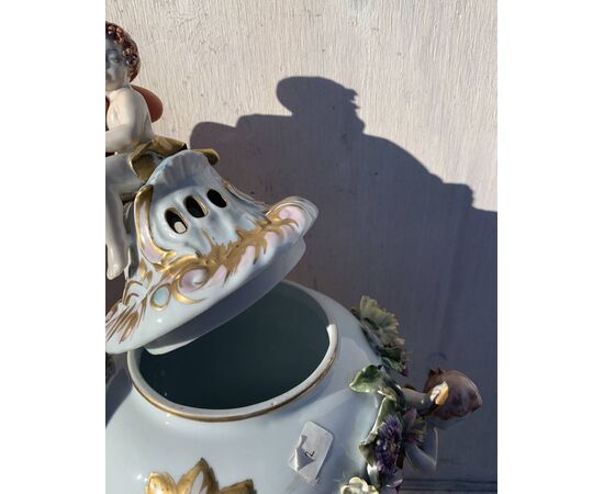 Pair of polychrome porcelain incense burner vases. Capodimonte, 19th century.