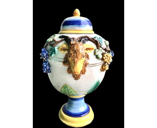 Pair of majolica vases with raised grape vine decoration and leaf motif. Rubbiani manufacture, Sassuolo.