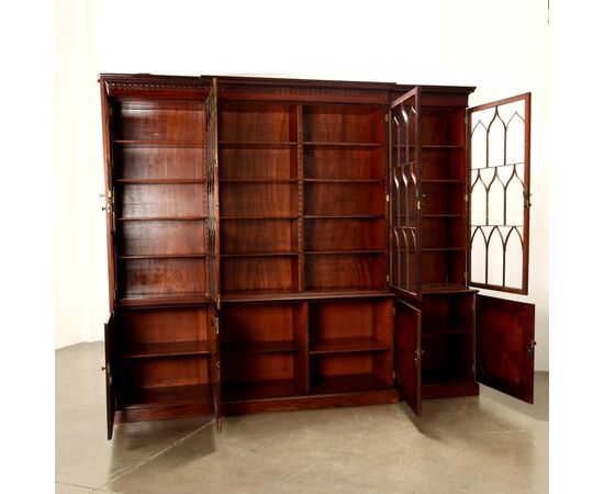 Large English Mahogany Bookcase, England, first quarter of the 19th Century