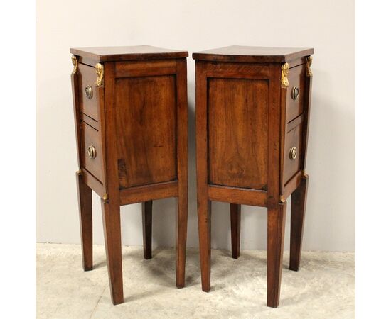 Antique pair of Directory bedside tables in walnut - "Retour d'Egypte" 1798/1805 Italy