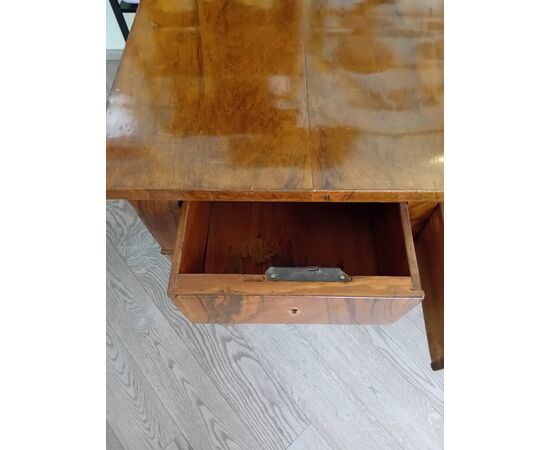 Table/Desk