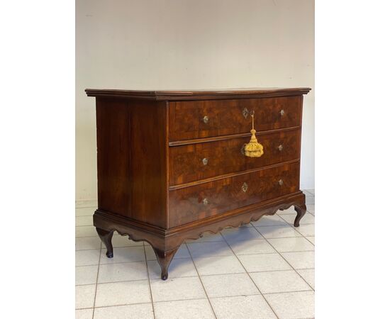 Louis XV chest of drawers. Emilia Modena 18th century