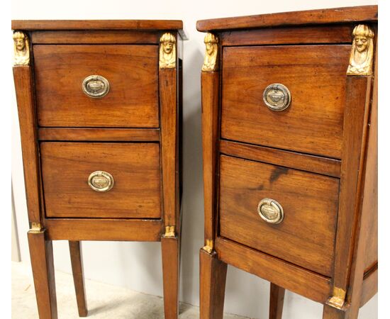 Antique pair of Directory bedside tables in walnut - "Retour d'Egypte" 1798/1805 Italy