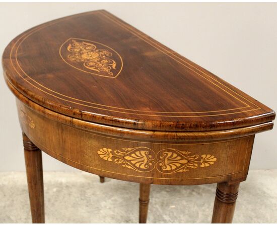 Antica console tavolino da gioco Carlo X in noce intarsiata - Italia epoca '800