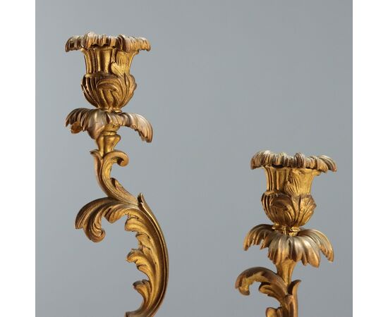 Coppia di Candelabri in Bronzo Dorato a Tre Fiamme Francia Fine XIX Secolo