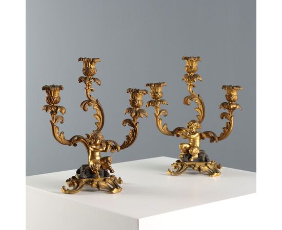 Coppia di Candelabri in Bronzo Dorato a Tre Fiamme Francia Fine XIX Secolo