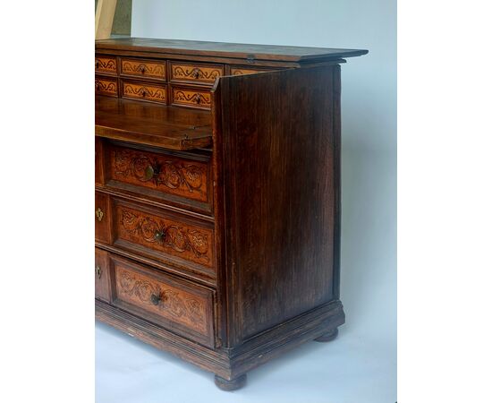 Walnut drop-front chest of drawers, Veneto, second half of the 17th century