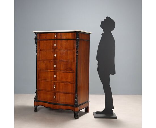 Luigi Filippo weekly dresser veneered in walnut, Kingdom of the Two Sicilies, third quarter of the 19th century.