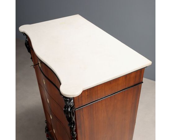 Luigi Filippo weekly dresser veneered in walnut, Kingdom of the Two Sicilies, third quarter of the 19th century.