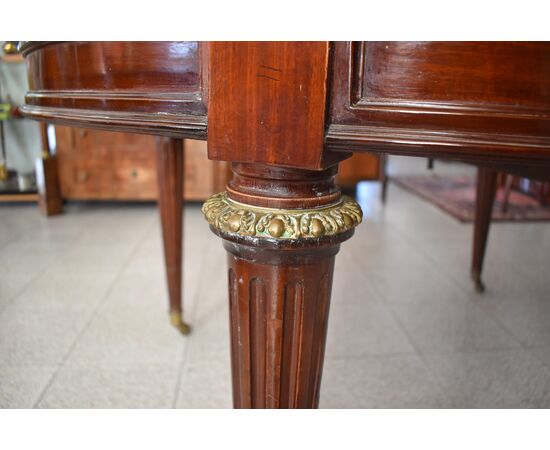 Oval table