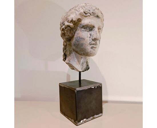 Sculpture of Hera, Greek mythology, in plaster, wax, and charcoal - Alessandro La Motta