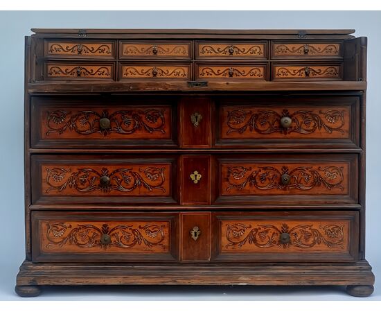 Walnut drop-front chest of drawers, Veneto, second half of the 17th century