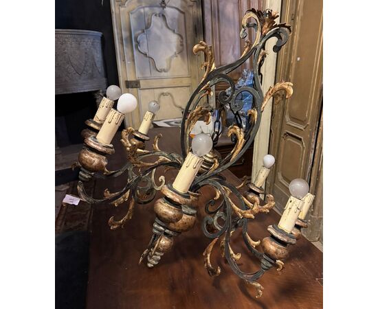 LAMP251 - Lampadario in ferro battuto, epoca '8/'900, misura diametro cm 80 x H 85