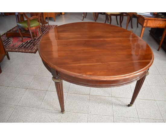 Oval table