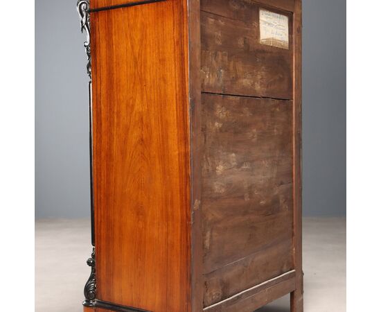Luigi Filippo weekly dresser veneered in walnut, Kingdom of the Two Sicilies, third quarter of the 19th century.