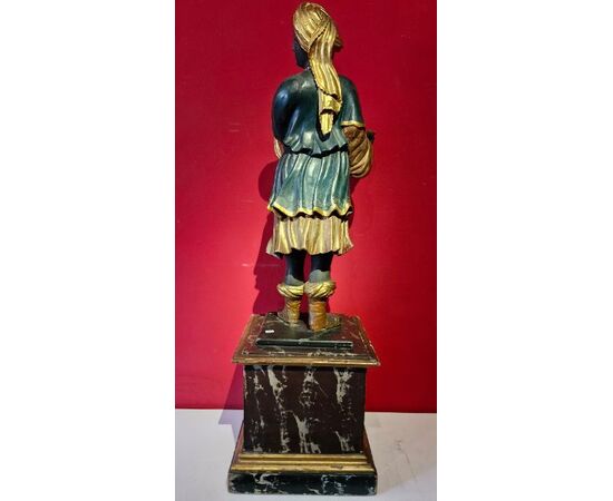 Moor servant sculptures in 18th century Venice