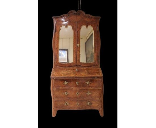 Eighteenth-century Turin writing cabinet in violet wood.