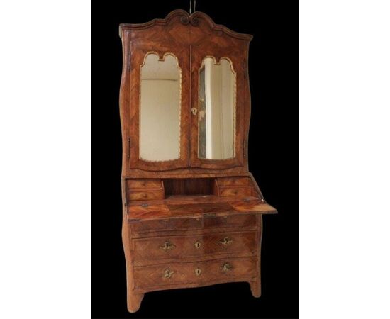 Eighteenth-century Turin writing cabinet in violet wood.