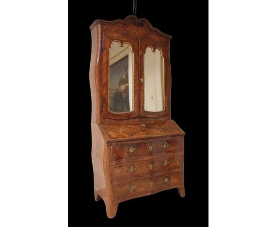 Eighteenth-century Turin writing cabinet in violet wood.