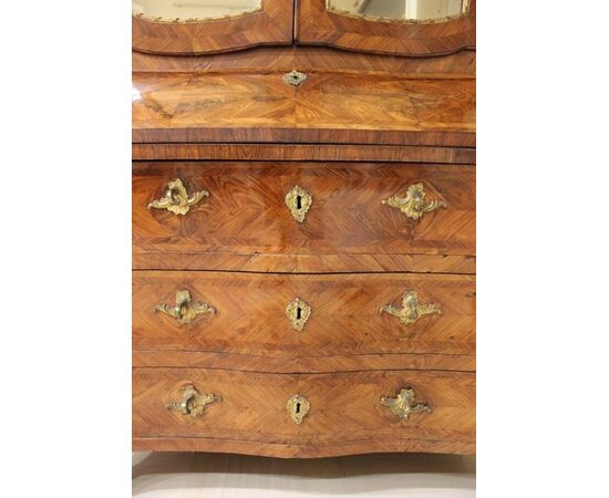 Eighteenth-century Turin writing cabinet in violet wood.