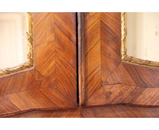 Eighteenth-century Turin writing cabinet in violet wood.