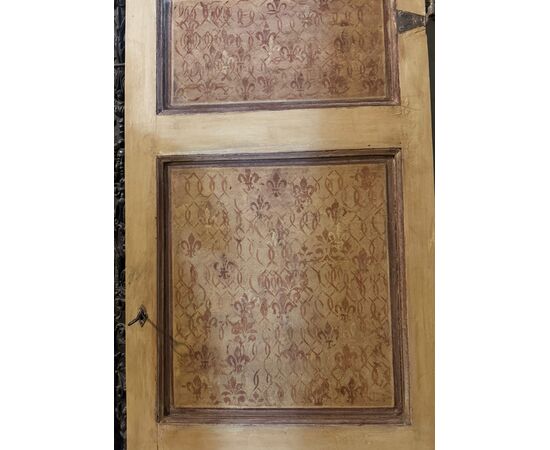 PTL714 - Antique lacquered and painted door, 18th century, dimensions cm W 90 x H 217