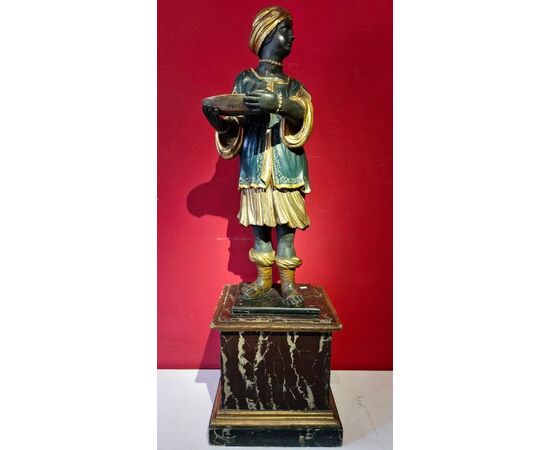 Moor servant sculptures in 18th century Venice