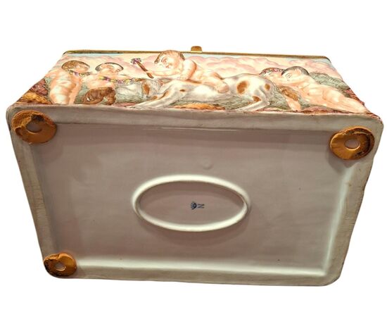 Large Capodimonte porcelain box