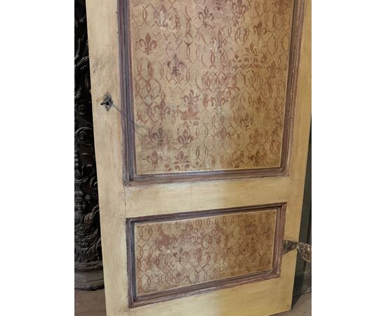PTL714 - Antique lacquered and painted door, 18th century, dimensions cm W 90 x H 217
