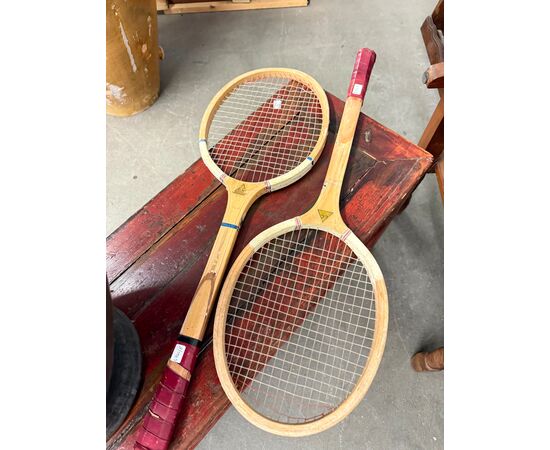 Pair of vintage Player wooden tennis rackets from the 60s Goodyear, 67x23cm