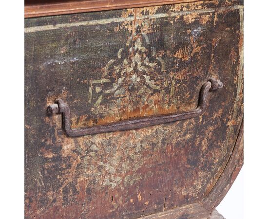 Painted and polychrome decorated wooden chest, Tuscany, 15th century