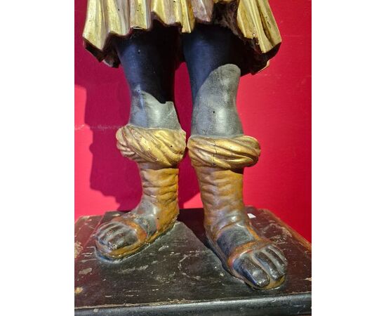 Moor servant sculptures in 18th century Venice