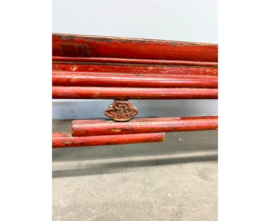 Antique Chinese red lacquered bench from the 1900s, 42x108x32cm