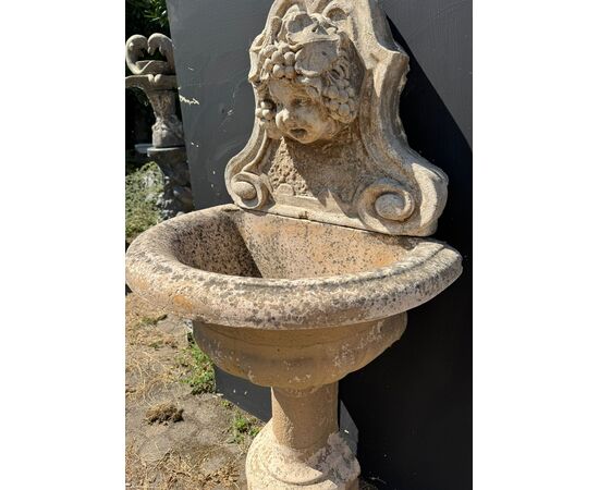 DARS687 - Cement wall fountain, 20th century, dimensions cm L 63 x D 40 x H 125