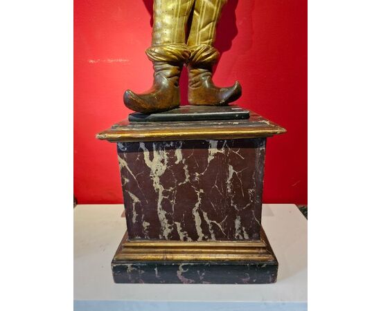 Moor servant sculptures in 18th century Venice
