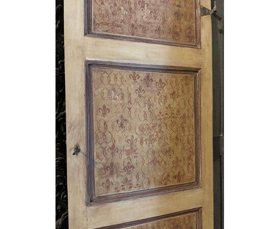 PTL714 - Antique lacquered and painted door, 18th century, dimensions cm W 90 x H 217