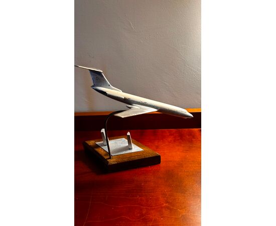 Modello d'aereo vintage in metallo su base in legno Anni '50 - '60