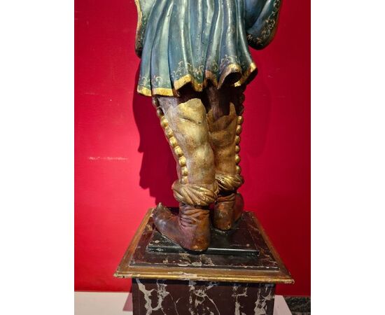 Moor servant sculptures in 18th century Venice