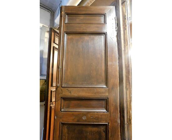 PTS356 - N. 3 walnut doors, carved panels, two with same frame + one with different frame, 17th century, different sizes