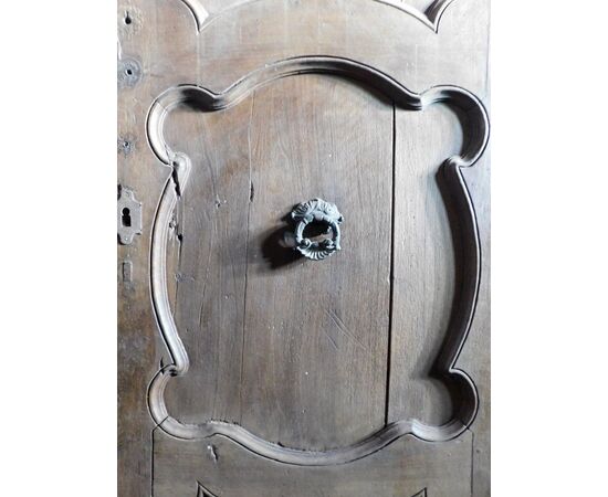 PTCI506 - Walnut entrance door, 18th century, dimensions cm W 91 x H 235