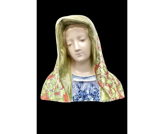 Busto in maiolica raffigurante Madonna.Manifattura Minghetti.Bologna.