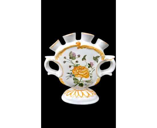 Coppia di vasi tulipaniere in maiolica a decoro floreale.Moustiers.Francia.