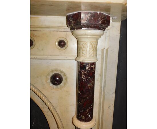 CHM714 - Carrara marble fireplace with Levanto Red marble inlays, 19th century, dimensions cm W 182 x H 130 x D 40