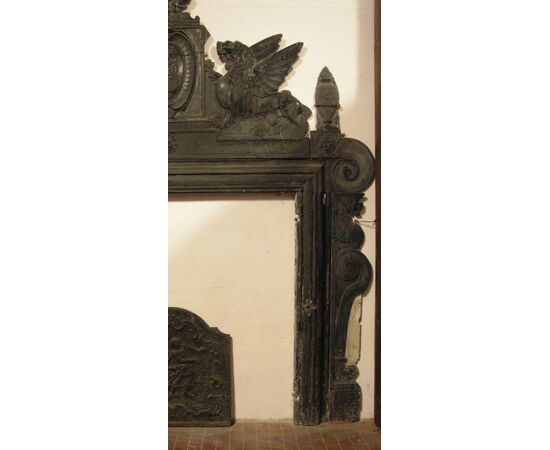 CHP009 - Rare Renaissance fireplace in slate, dating back to 1545, from Genoa, measures cm W 250 x H 250