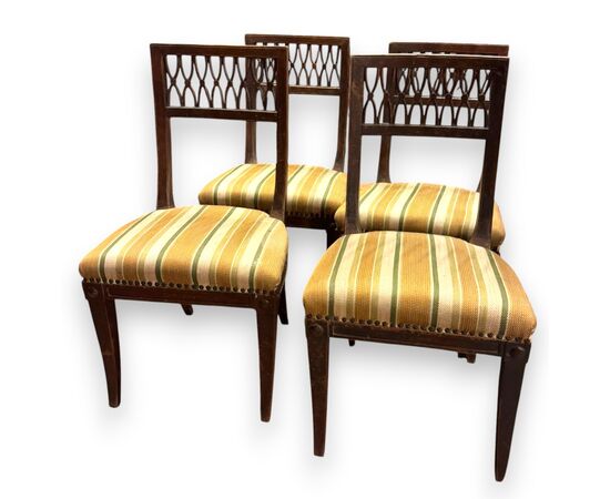 PANC167 - N. 4 chairs and an armchair in walnut, 18th/19th century, chairs cm W 47 x D 40 x H 86, armchair cm W 56 x D 47 x H 88