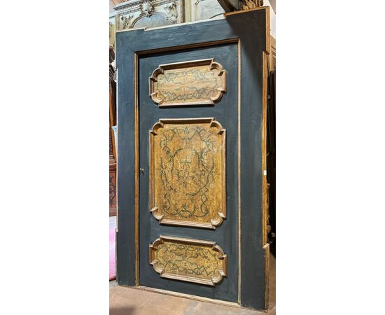 PTL447 - Lacquered and painted door with frame, 18th century, opening size cm W 93 x H 216