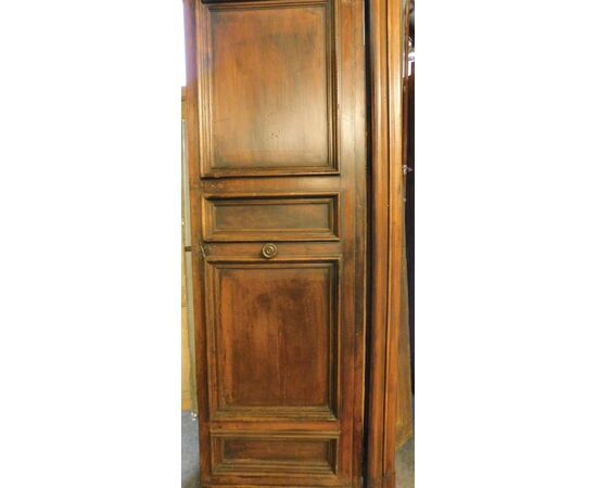 PTS356 - N. 3 walnut doors, carved panels, two with same frame + one with different frame, 17th century, different sizes