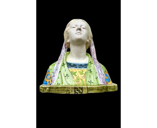 Busto in maiolica raffigurante Francesca.Manifattura Minghetti.Bologna.