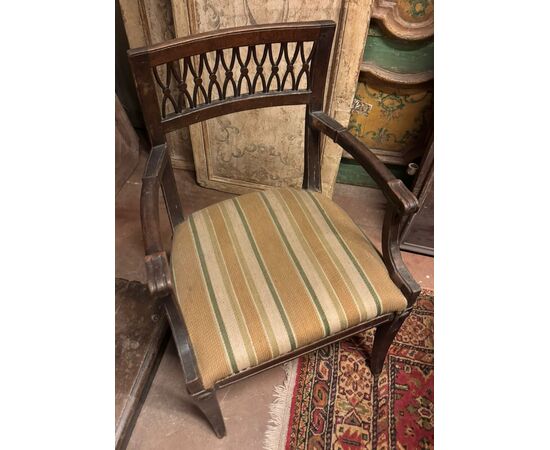 PANC167 - N. 4 chairs and an armchair in walnut, 18th/19th century, chairs cm W 47 x D 40 x H 86, armchair cm W 56 x D 47 x H 88